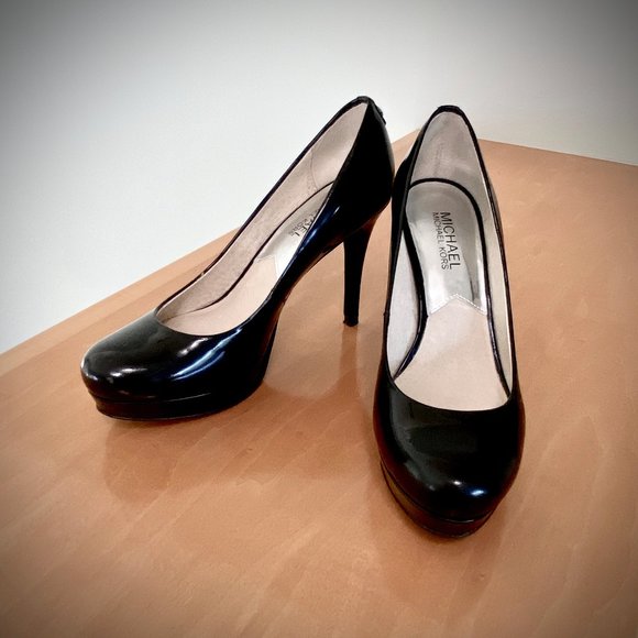 Michael Kors "Ilona" Black Patent Platform Pumps - Like New! - Picture 2 of 8